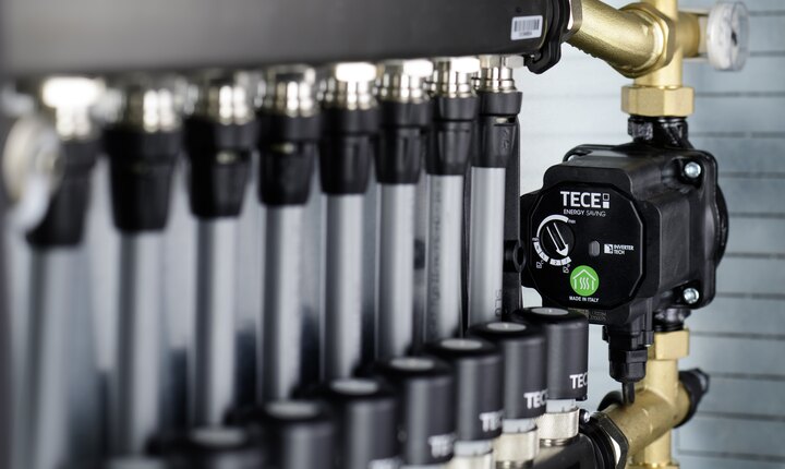 Die TECEfloor Festwertregelung sorgt für eine konstante Raumtemperatur.
