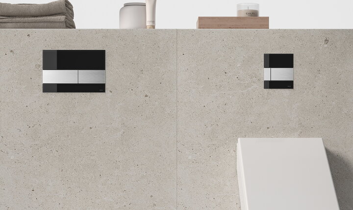 WC-bedieningsplaat en urinoir-bedieningsplaat in hetzelfde design