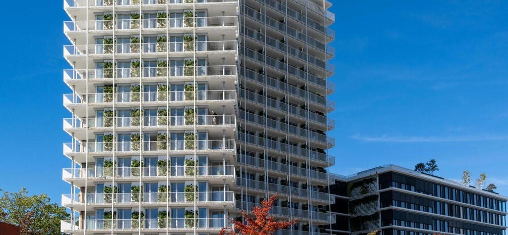 Black F Tower Aussenansicht